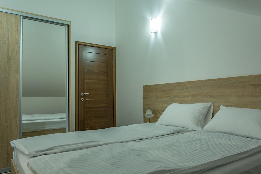 Apartmani Mendula Будва Екстер'єр фото