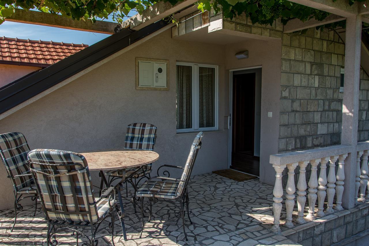 Apartmani Mendula Будва Екстер'єр фото